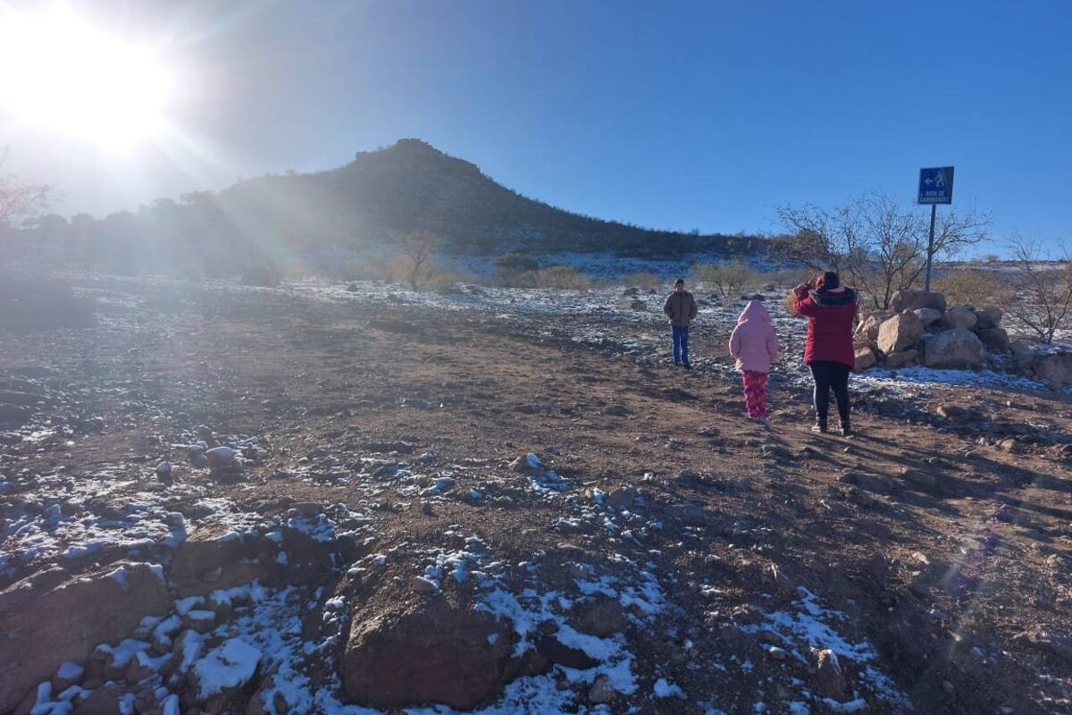 Nogales se pinta de blanco tras primera nevada de la temporada