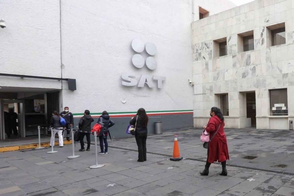 Denuncian en redes la venta de citas para el SAT en hasta 2 mil pesos