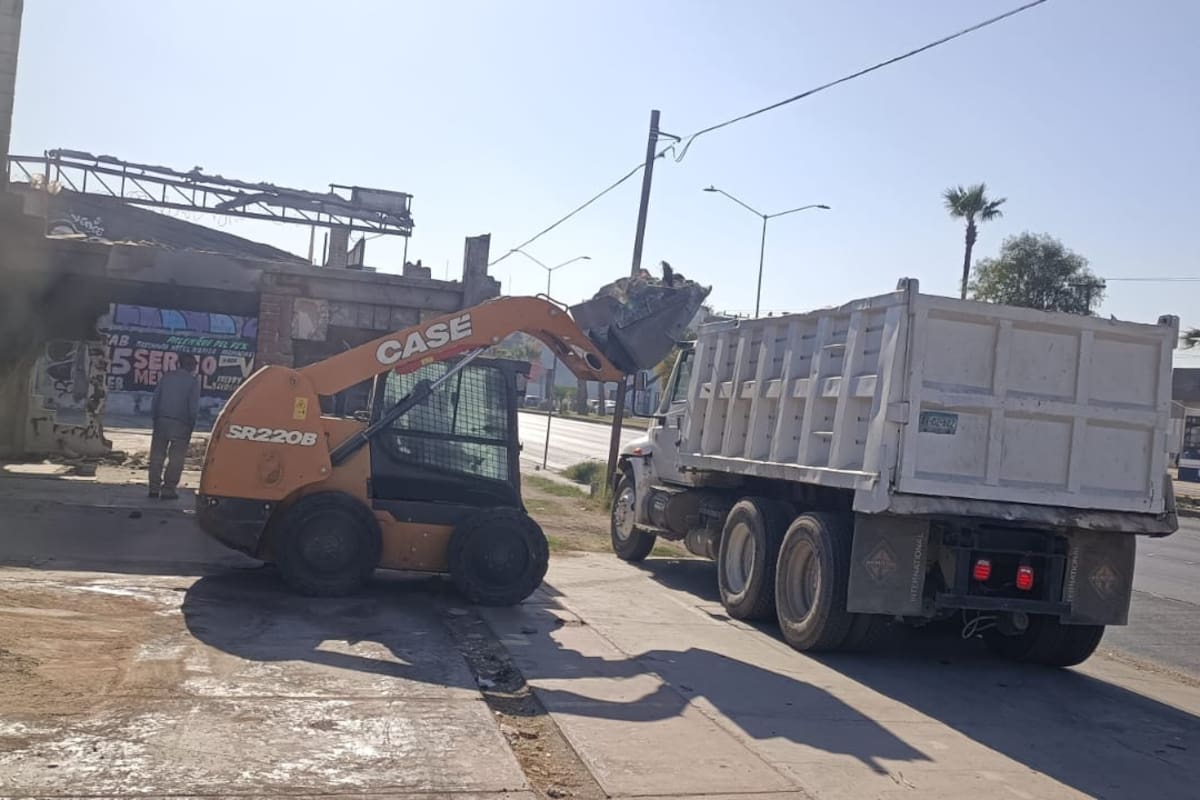 Continúa el Gobierno de Mexicali con la limpieza de basureros clandestinos