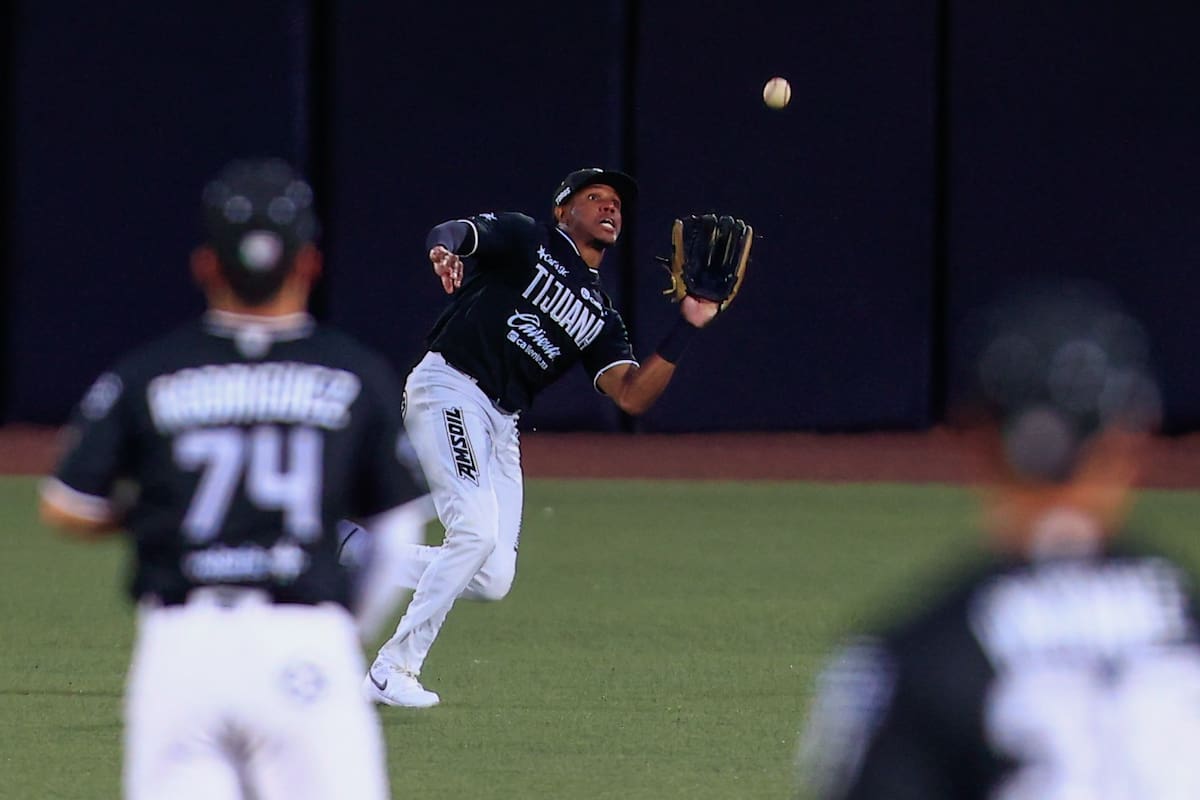 Toros cae ante Sultanes en inicio de serie