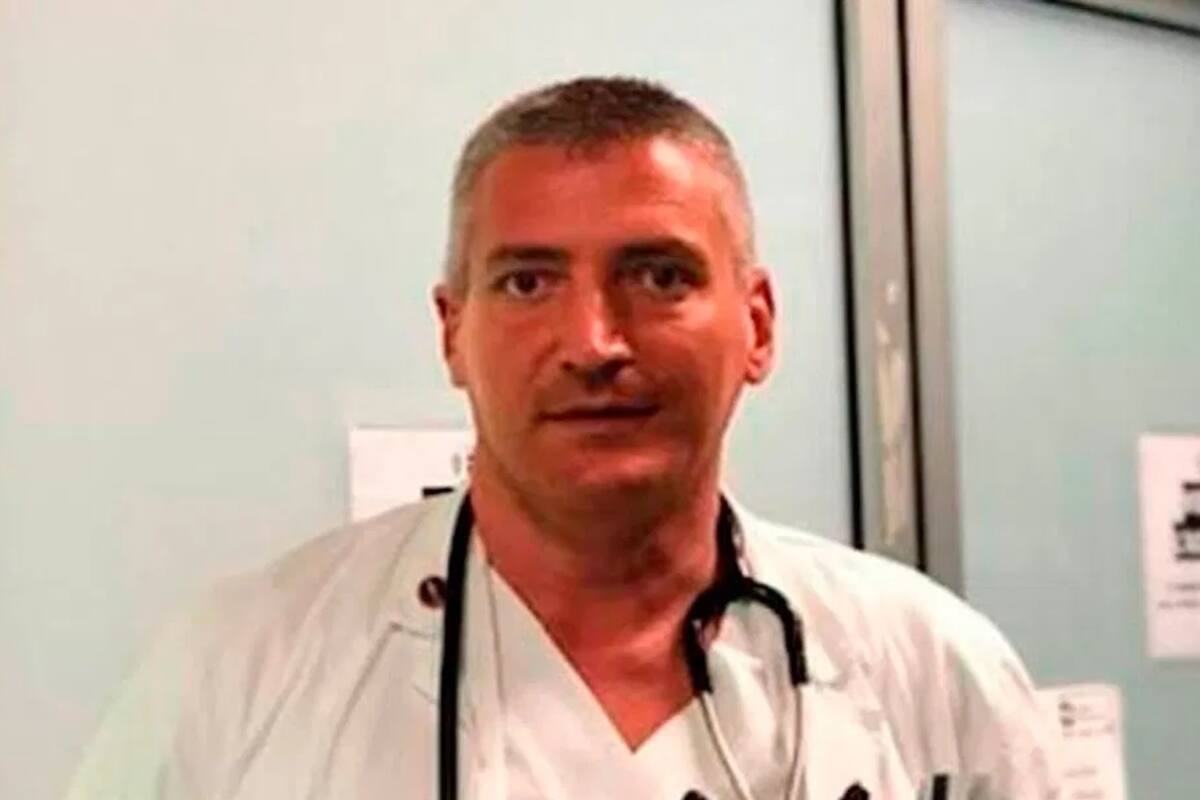 Arrestan a médico acusado de matar pacientes Covid para "liberar camas"