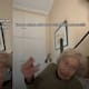 La apodan la abuela Tinder: consigue fotos de los nietos de sus amigas para encontrarle novio a su nieta