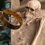 Dos anillos de oro de hace 2 mil años junto a un esqueleto, encuentran arqueólogos en Tailandia; también aparecieron fragmentos de tambores, restos humanos, recipientes, joyas y objetos relacionados con entierros
