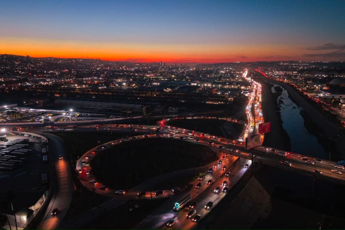 Tijuana despide el último jueves del mes con un atardecer vibrante