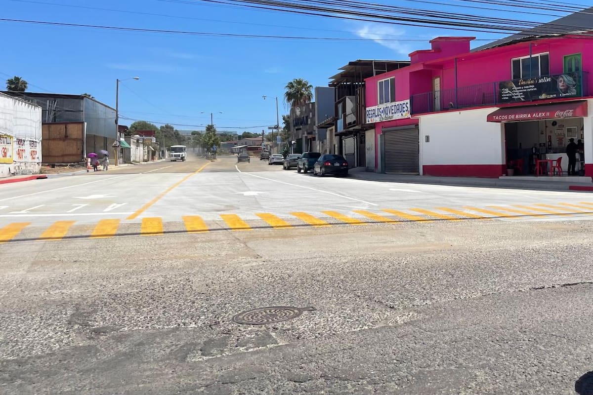 Reabren parcialmente vialidad en Rosarito; ajustarán semáforos para cruce peatonal