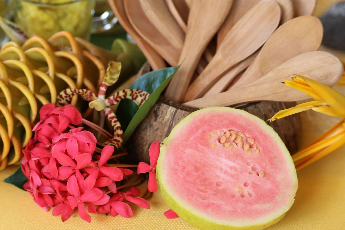 Estos son los beneficios de comer guayaba en ayunas