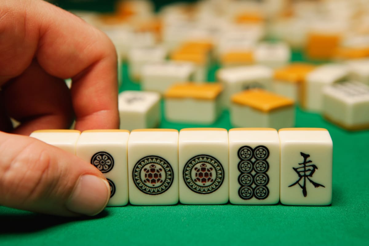 El mahjong conquista a la Generación Z, el antiguo juego chino de fichas pasó de las reuniones familiares a clubes, eventos y partidas de hasta 925 dólares mientras crece el interés por sus raíces culturales