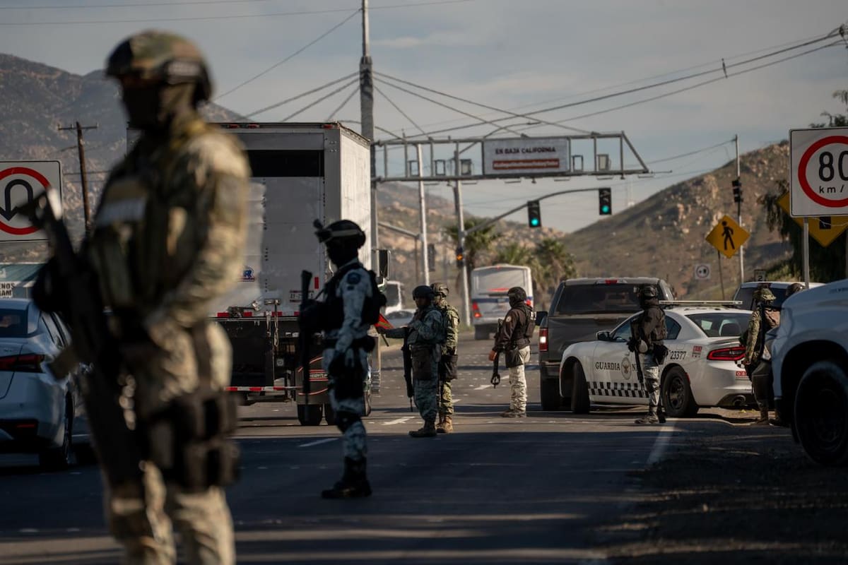 Localizan cuerpo envuelto en cobija con mensaje en Villa del Campo