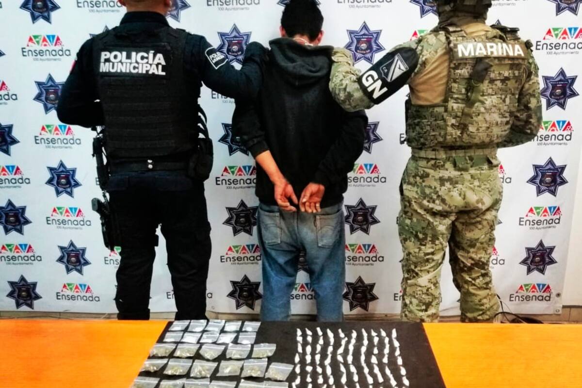 Detienen a hombre con 121 envoltorios de droga