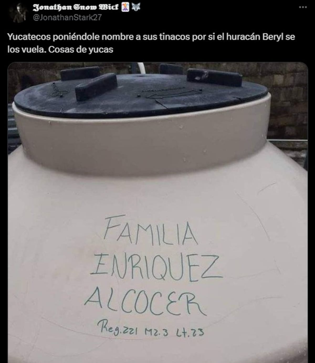 Residentes marcan sus tinacos para protegerse ante posibles efectos del huracán (Captura de pantalla de X)