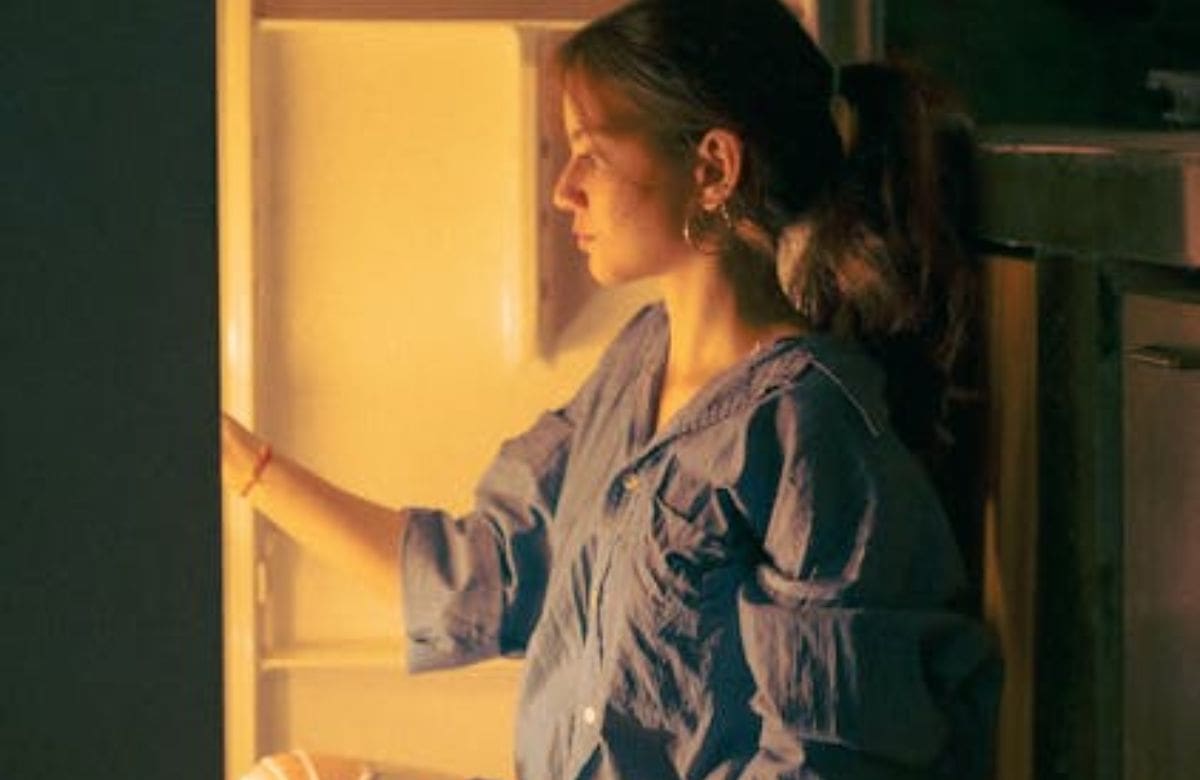 Cenar a altas horas de la noche altera el sistema digestivo y aumenta síntomas de estrés | Foto: pexels