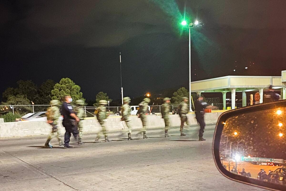 Hallan mariguana a uno de los soldados mexicanos que cruzaron hacia EU por error, reporta CBP