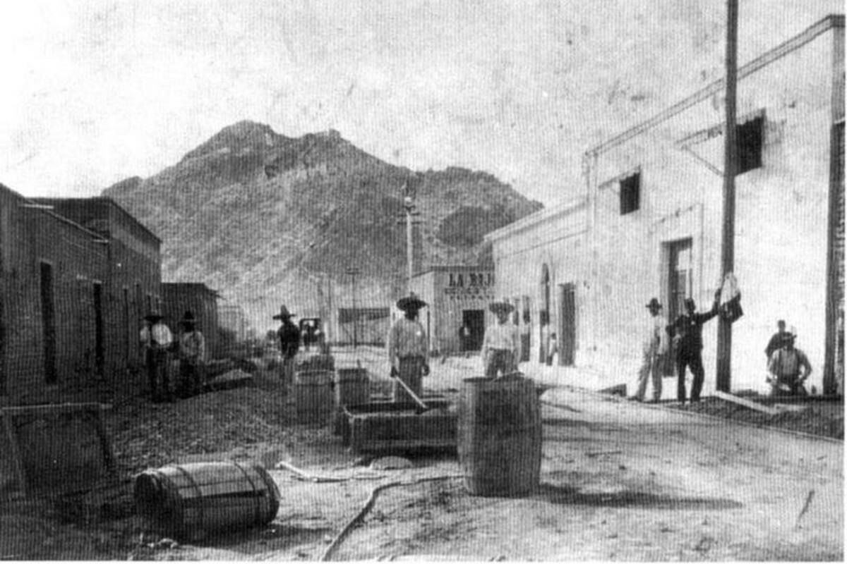 Tiene Hermosillo primera calle pavimentada con banquetas en 1898