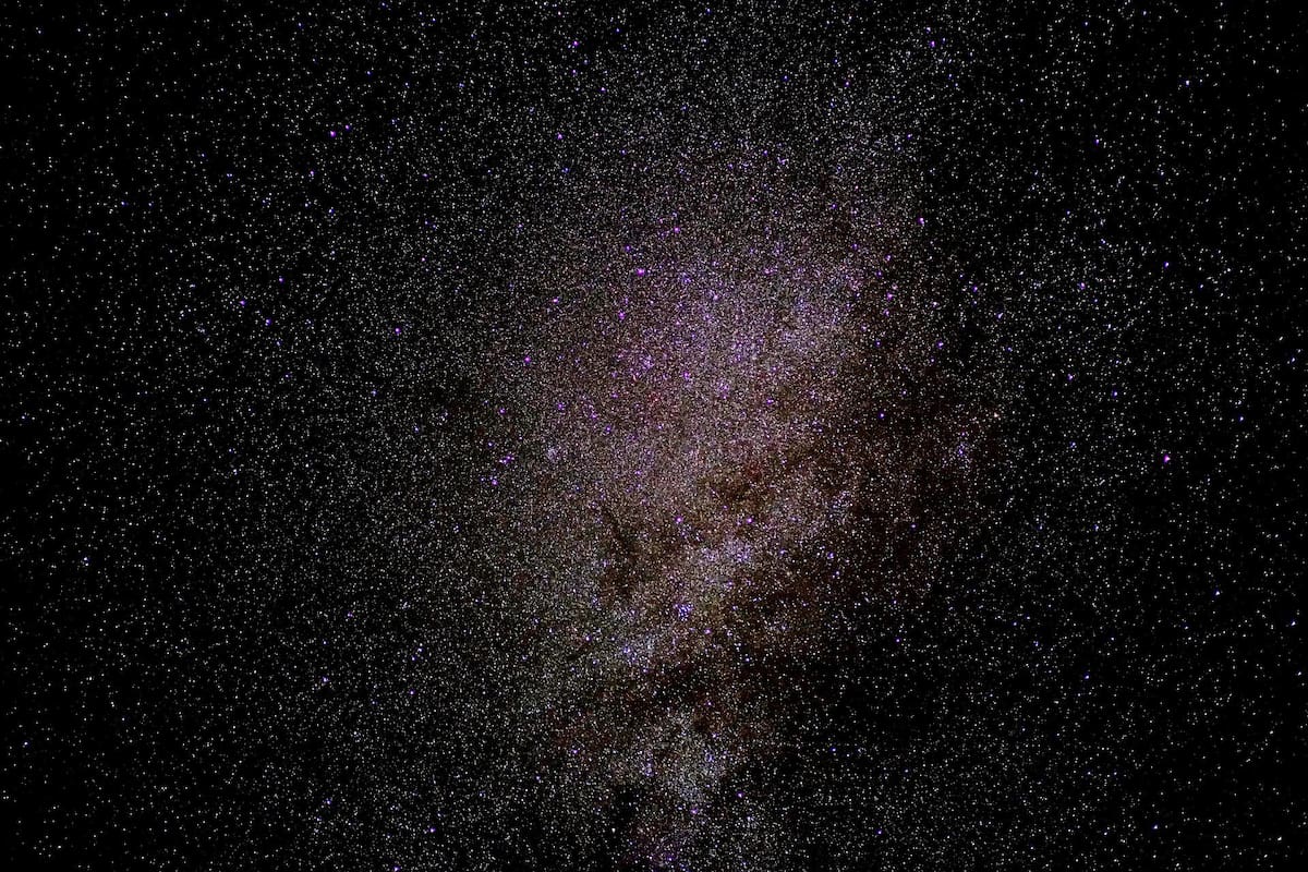 ¿Sabes de qué color es el universo? No, no es negro