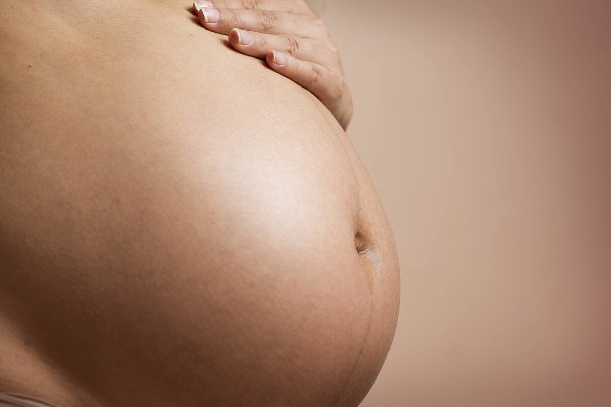 Hungría obligará a mujeres que quieran abortar a escuchar corazón del feto antes de hacerlo