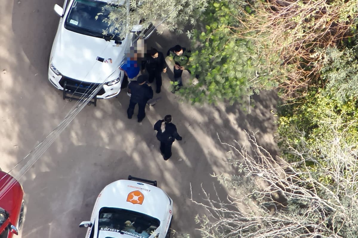 Arrestan a presunto ladrón de autos captado en video con drones en la colonia El Sahuaro