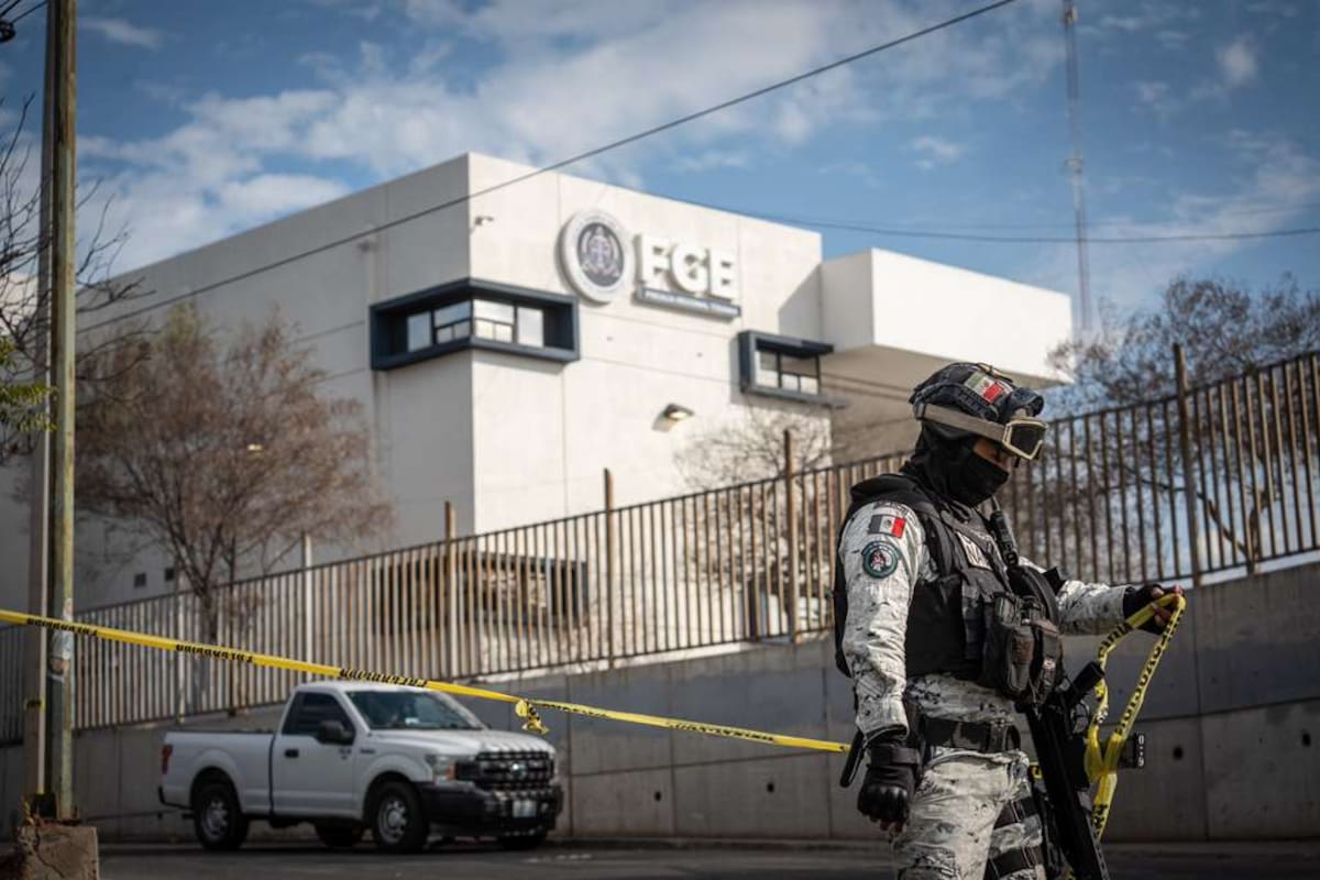 Localizan restos humanos y amenaza cerca de instalaciones de la FGE