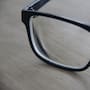 ¿Tus lentes tienen rayones? El truco que muchos desconocen para mejorar el aspecto de los cristales con un método rápido, económico y sin productos de limpieza tradicionales