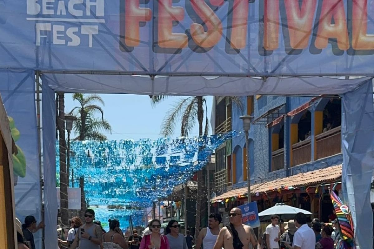 Música urbana, el reguetón y los corridos encienden el segundo día del Baja Beach Fest en Rosarito