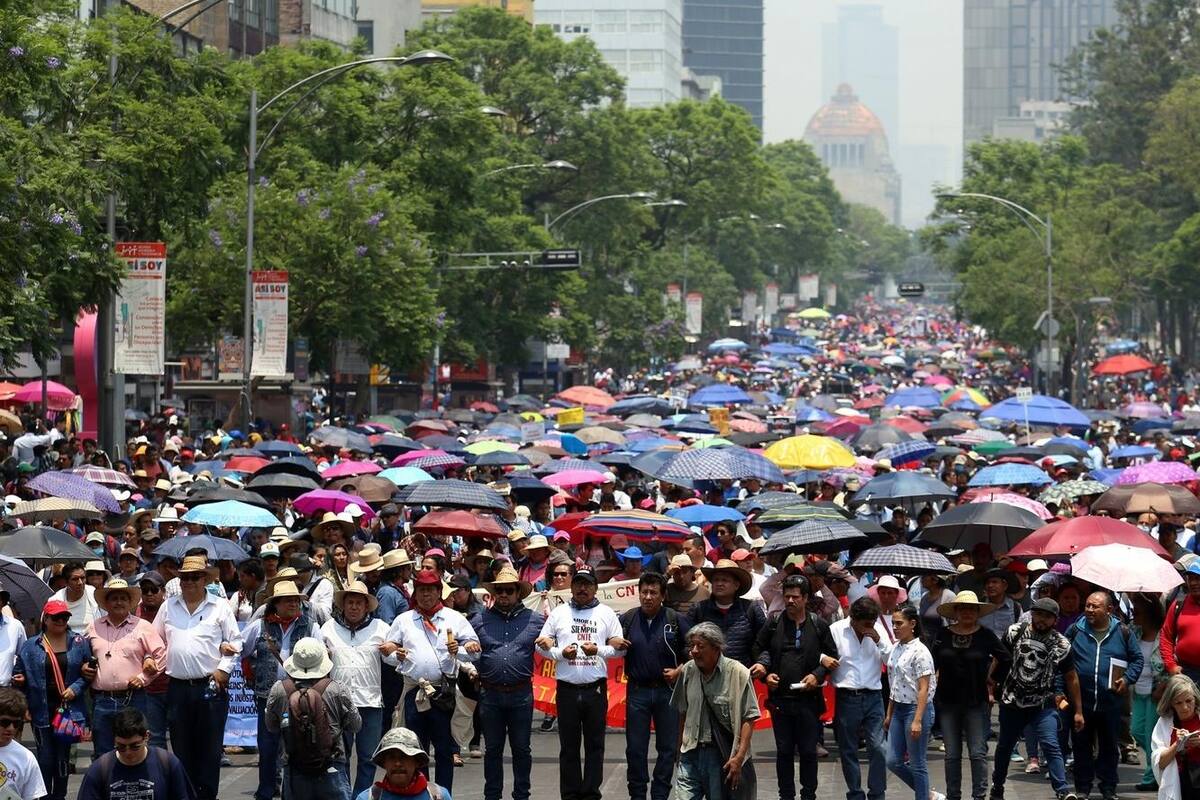 Demanda CNTE a AMLO "respeto y reconocimiento" a normalistas