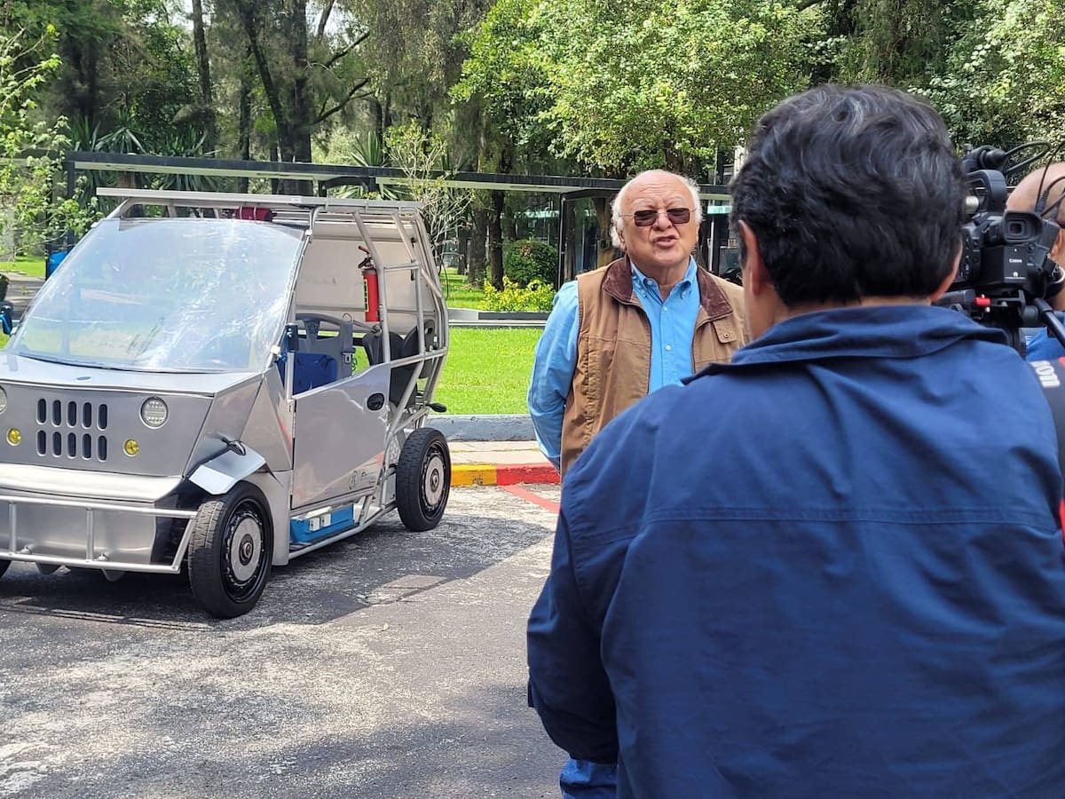 Investigadores del Cinvestav desarrollaron Hidrobinisa, el primer prototipo mexicano de auto híbrido a base de hidrógeno, paneles solares y baterías de litio. | Crédito: Conexión Cinvestav