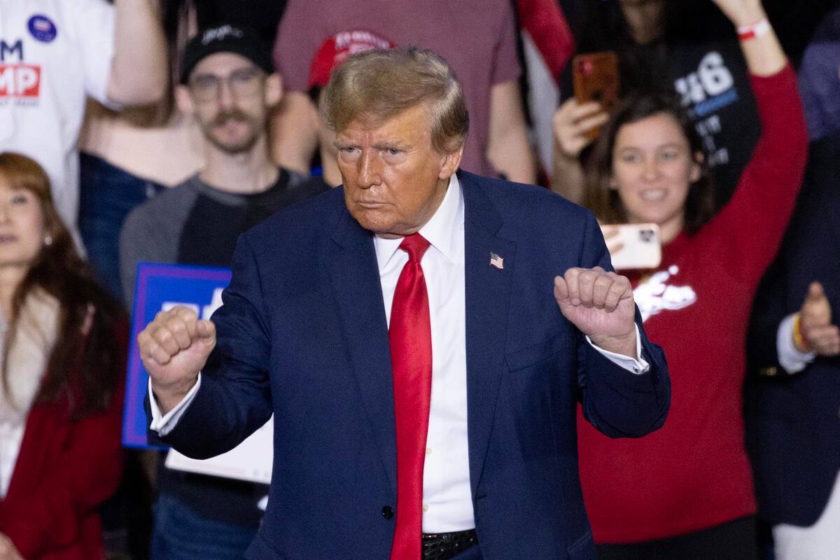 Trump agradece el apoyo de Ron DeSantis tras abandonar la carrera presidencial en EU