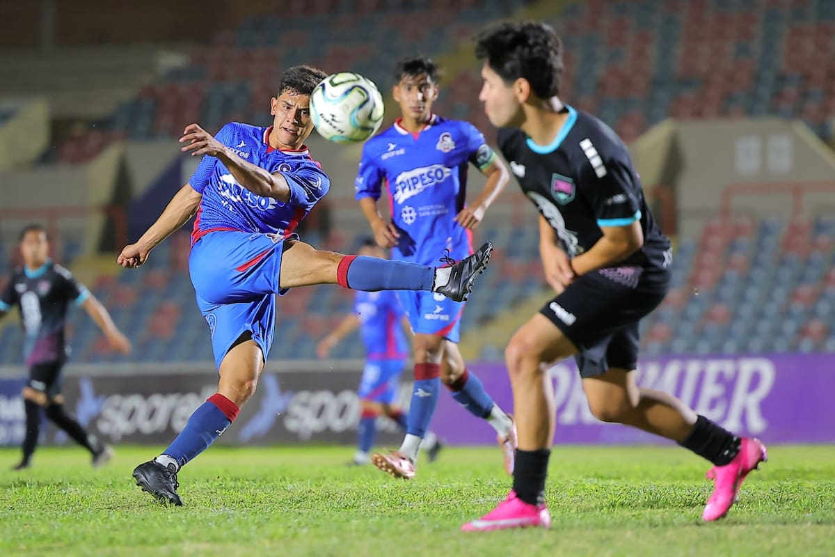 Vencen Cimarrones a Los Cabos y suben al subliderato de su grupo