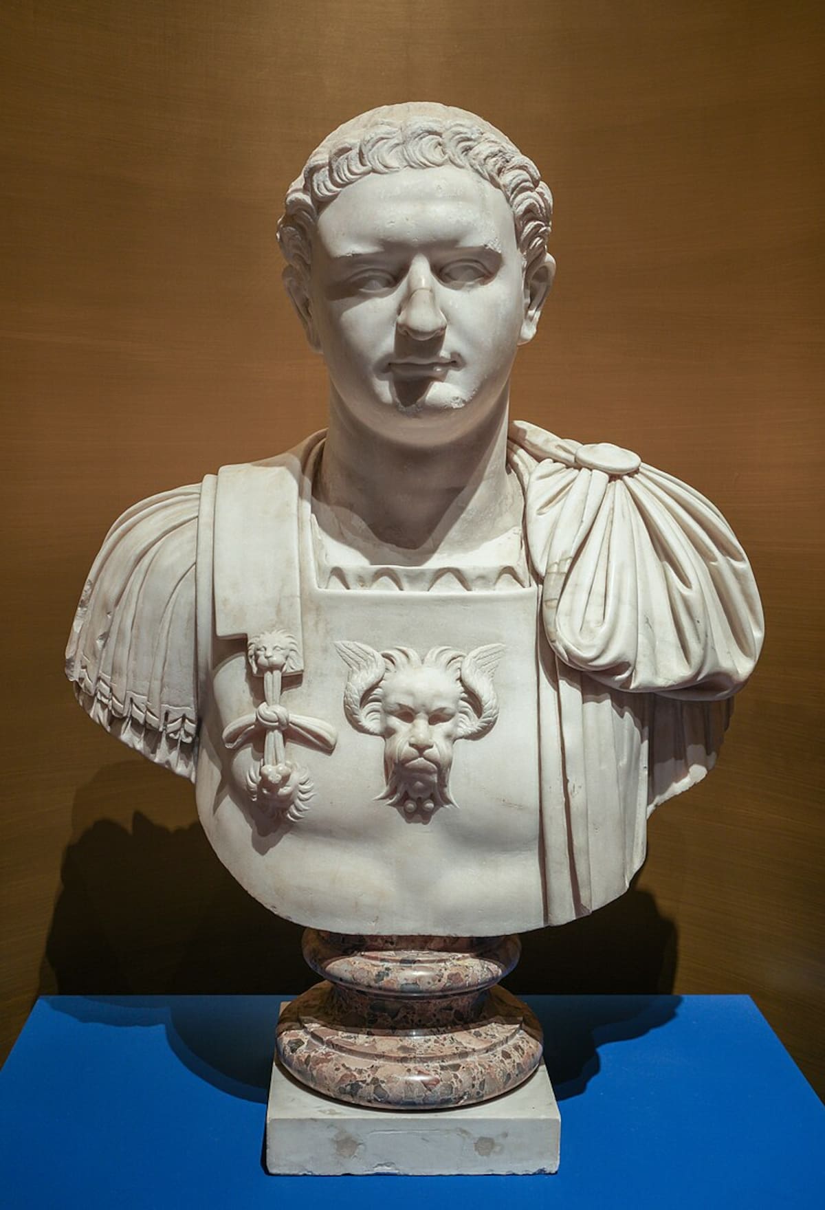 Busto di Domiziano - Napoli museo Archeologico
