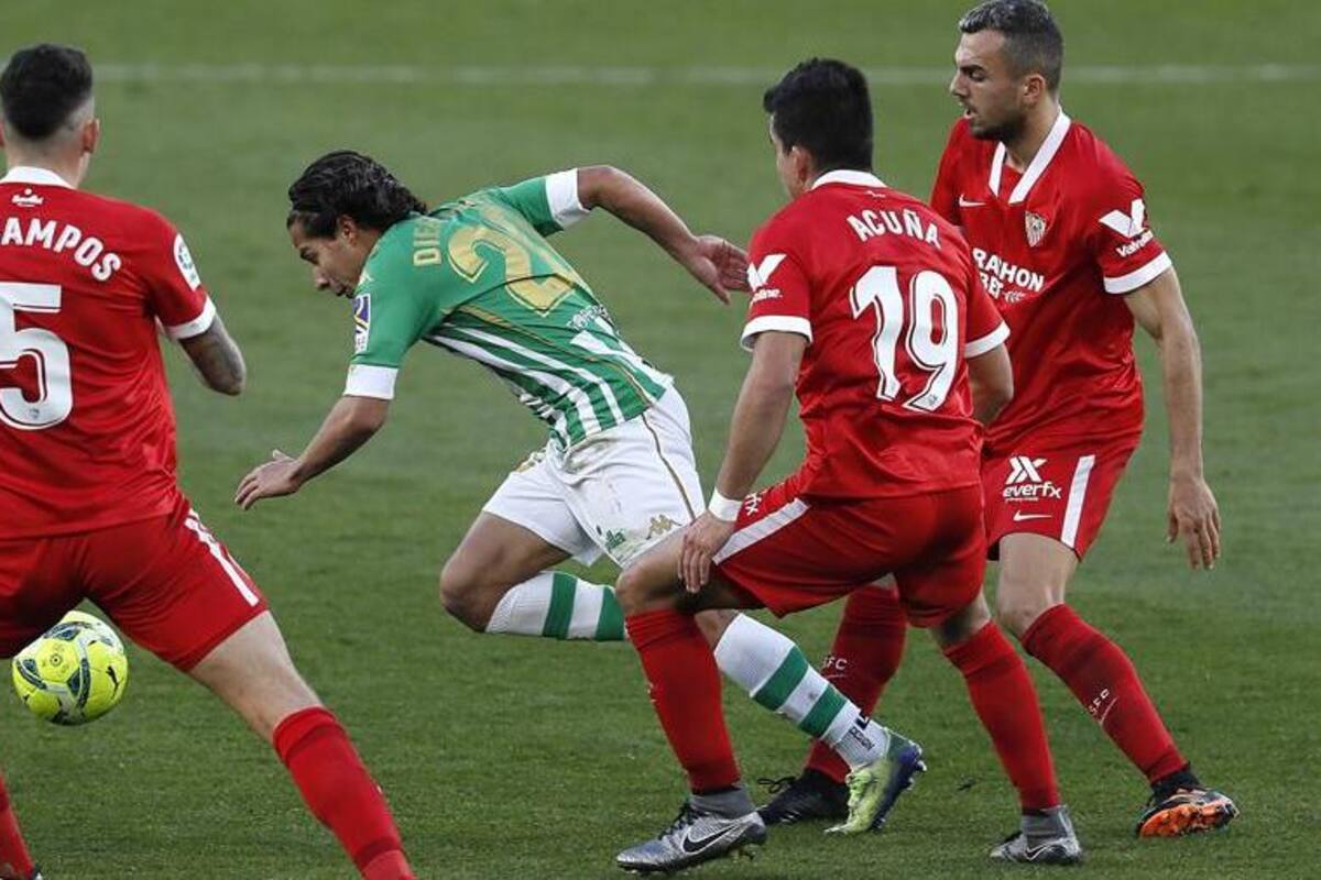 Diego Lainez se gana los elogios en el Betis-Sevilla