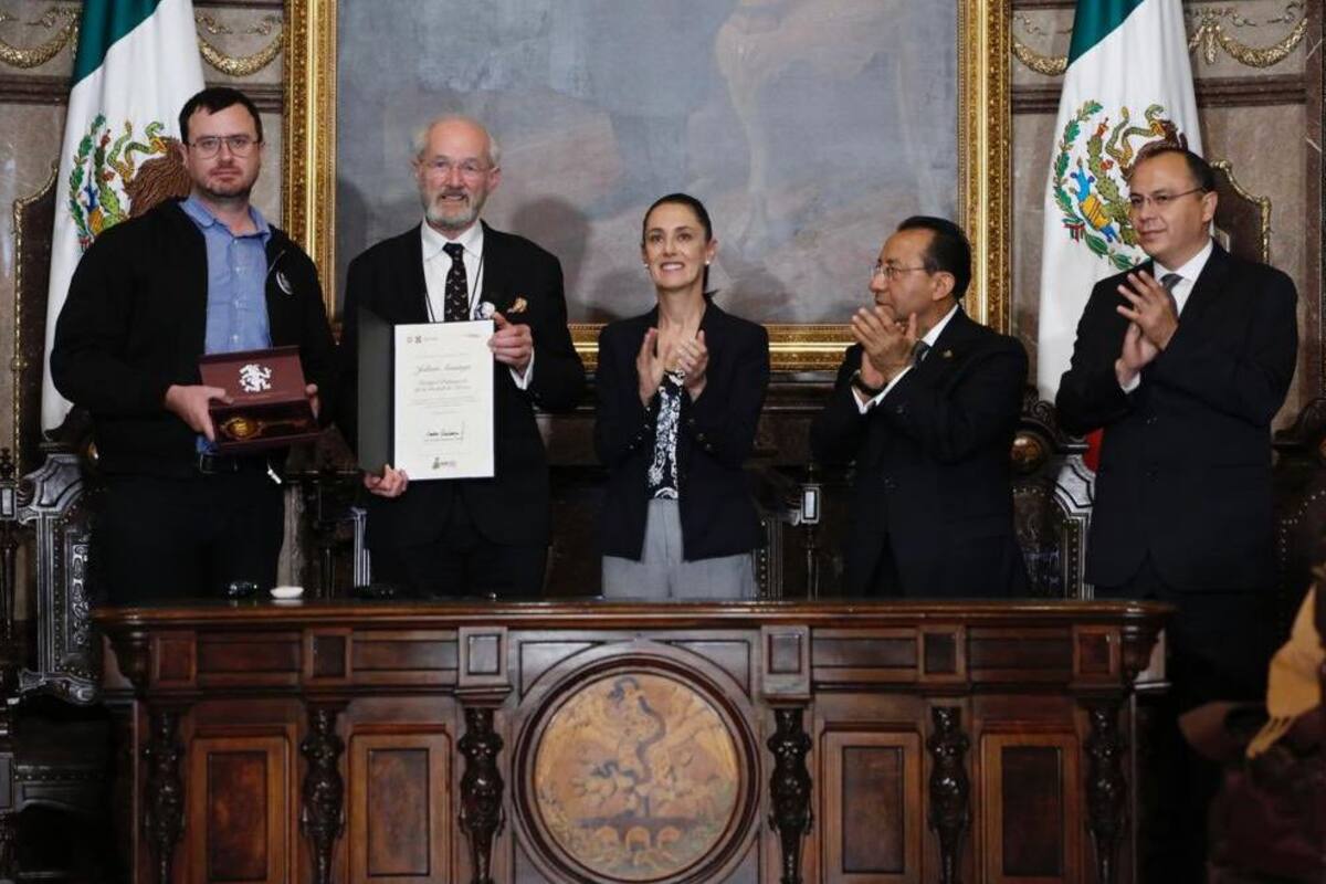 Julian Assange, fundador de WikiLeaks, es nombrado huésped distinguido de la CDMX