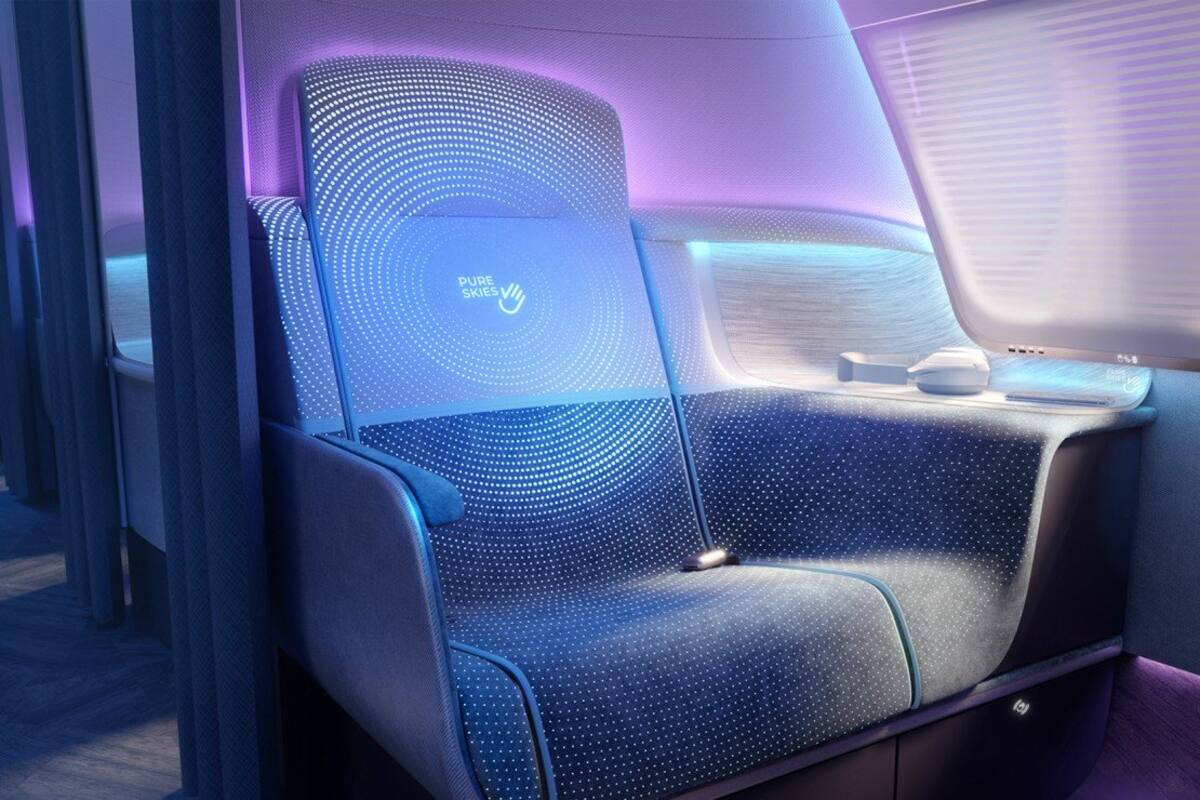 El asiento de avión que cambia de color cuando lo desinfectan
