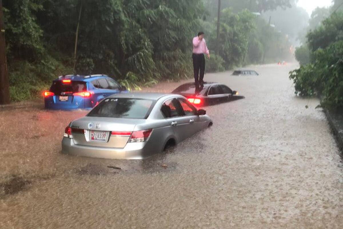 Sótano de Casa Blanca termina empapado por fuerte lluvia