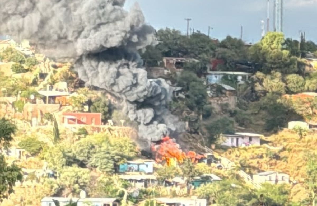 En punto de las 16:30 horas del 5 de octubre, elementos de la policía municipal atendieron un reporte sobre un incendio. | Crédito: Manuel Jiménez
