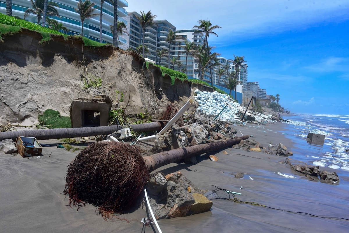 Prestadores de servicios en Acapulco acumulan siete semanas sin ingresos por mar de fondo