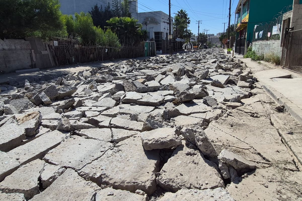 Obra de pavimentación en calle Miguel Hidalgo de La Gloria genera afectaciones a comercios y vecinos