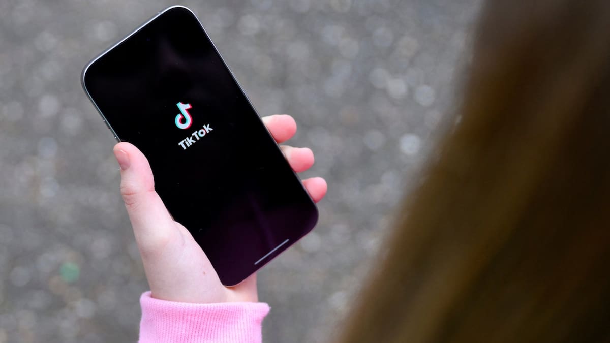 Ocho horas en TikTok fuera del país se convirtieron en una pesadilla financiera. /Reuters