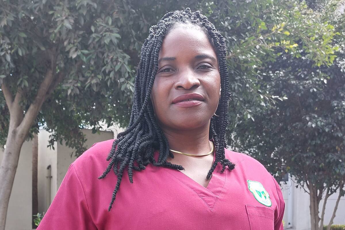 Busca doctora haitiana ser enfermera en Tijuana