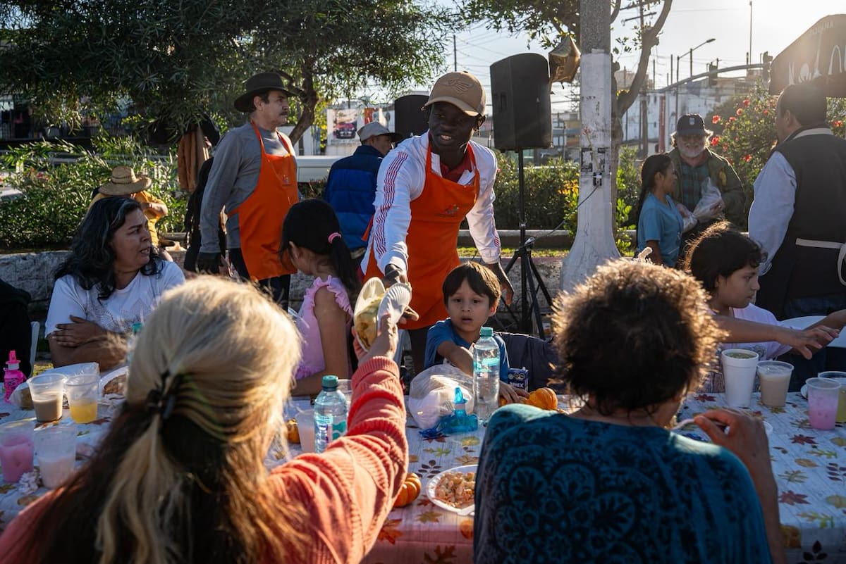La Fundación Binacional Tijuana Sin Hambre reunió a 30 restauranteros. Foto: Border Zoom