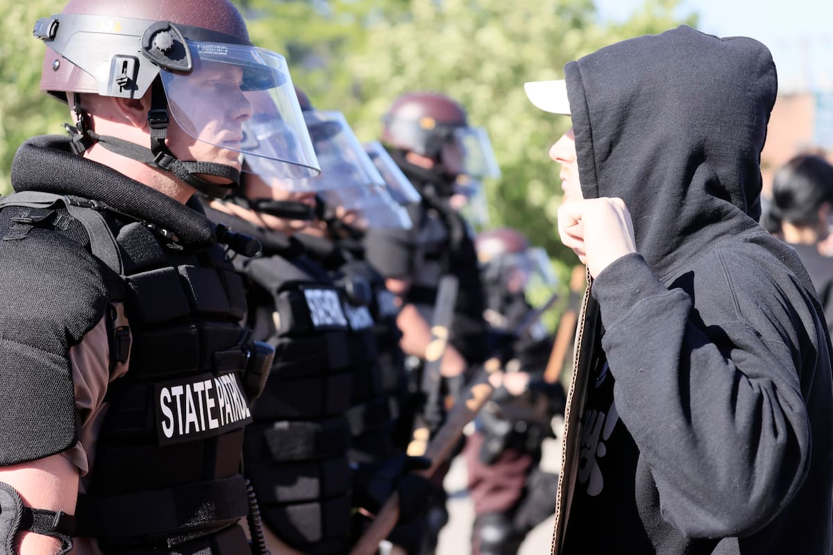 Hombre de Texas fue acusado por presuntamente comprar explosivos para atacar a la policía durante las protestas en Los Ángeles