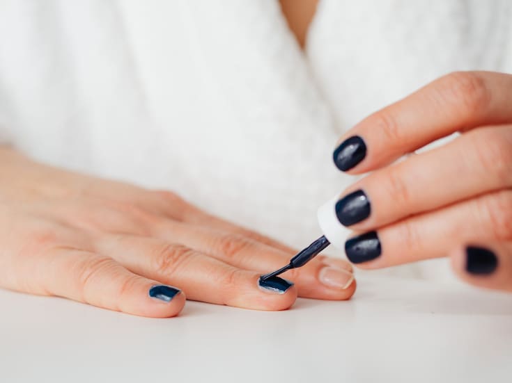 Cómo quitar esmalte de uñas sin quitaesmalte