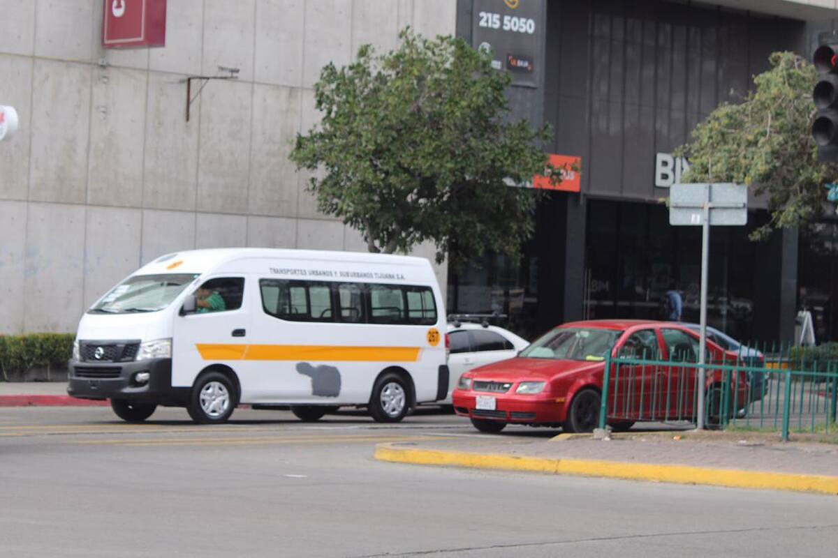 Falta de unidades de transporte público dificulta movilidad de ciudadanos en Tijuana