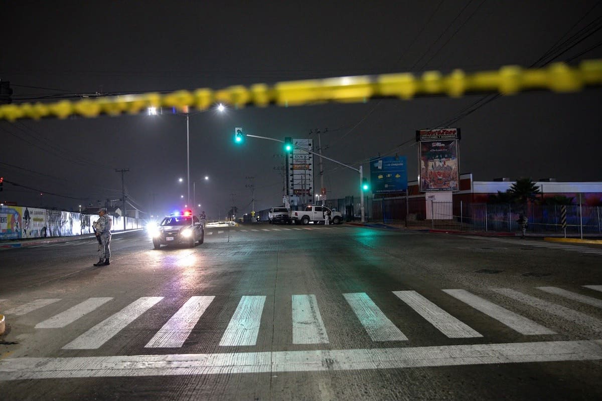 Hombre es asesinado a balazos mientras conducía en Santa Fe