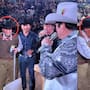 Hombre de 99 años se vuelve viral al celebrar su cumpleaños durante un concierto de Lalo Mora