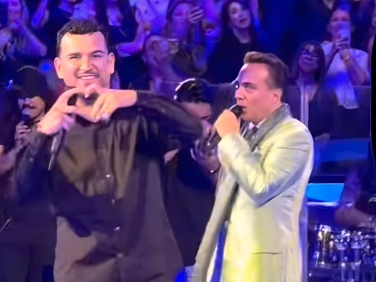 Edén Muñoz irrumpe en concierto de Cristian Castro y desata euforia al cantar “Azul” en el Domo Care (VIDEO)