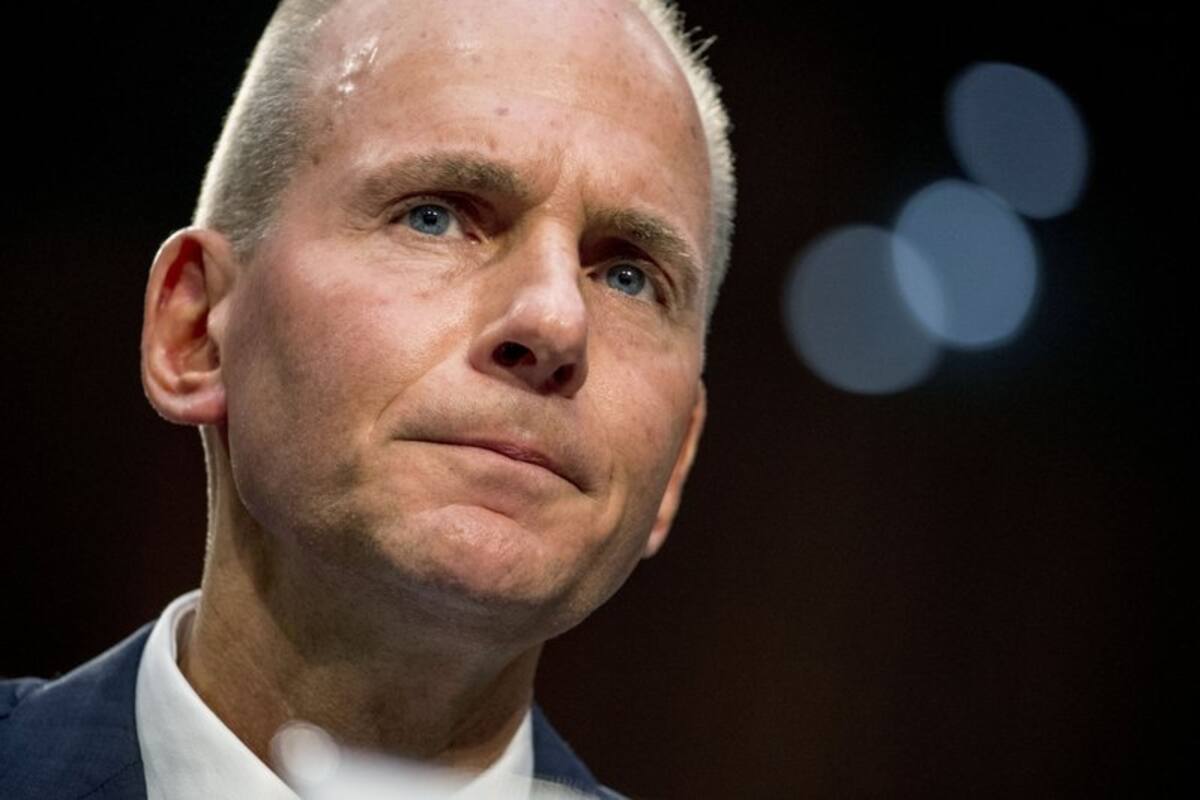 Dennis Muilenburg CEO de Boeing renuncia en medio de escándalos