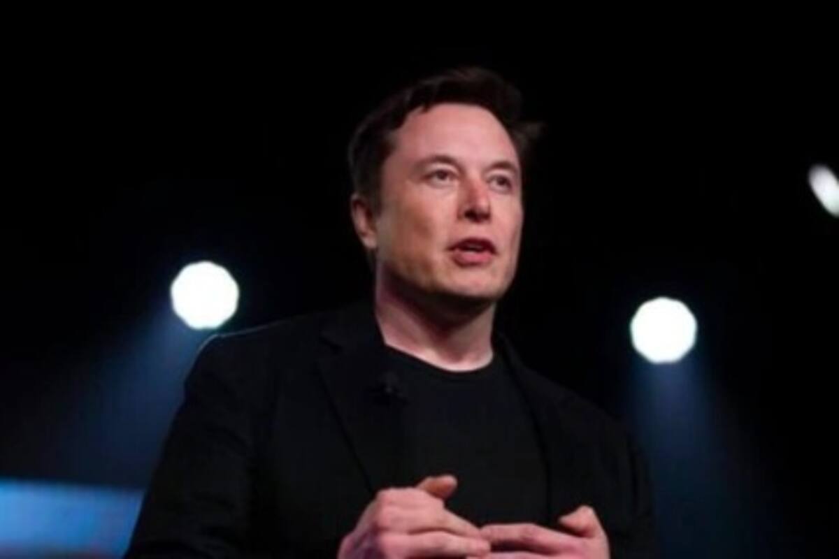 Musk reaviva el tema de la invasión en Área 51 publicando un meme matemático