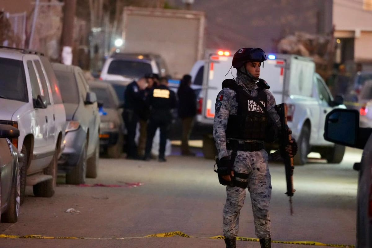 Un hombre fue asesinado a balazos dentro de un vehículo