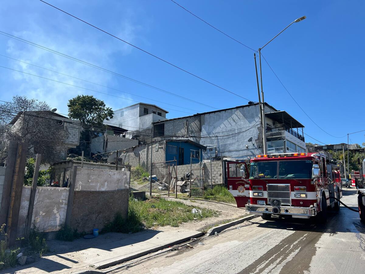 El material acumulado en el lugar hizo que el siniestro se propagara rápidamente. Foto: Leonardo Reyes