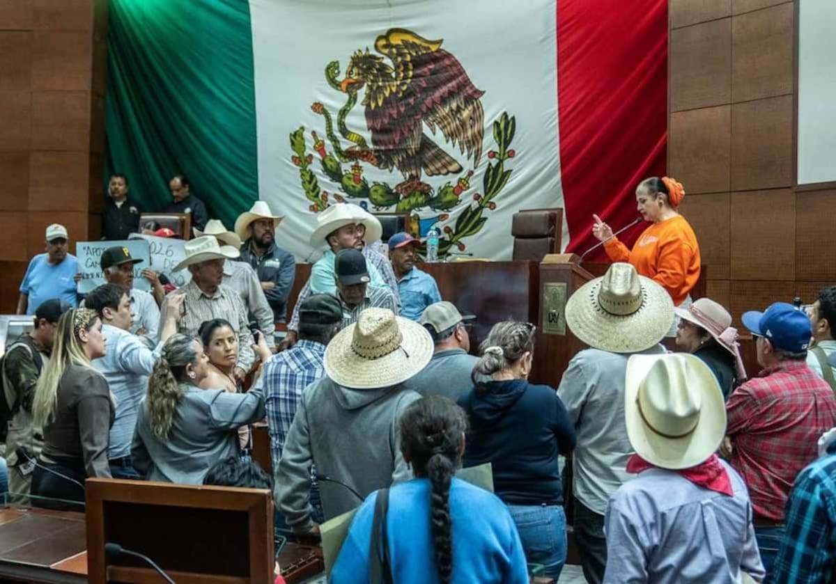 Productores de frijol amenazan con bloquear aeropuerto y vías del tren en Zacatecas tras ruptura con autoridades