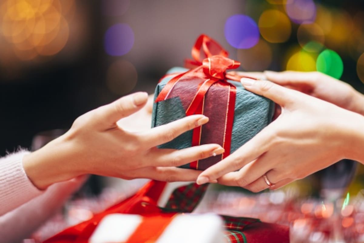 Estudio revela que los millennials serán los mayores compradores de la temporada navideña 2025, por encima de Gen X, Z y boomers